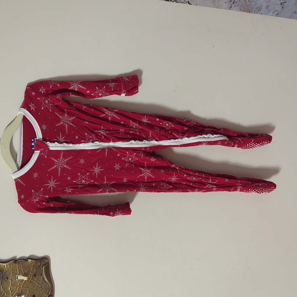 Kickee Red Snowflake Onesie Size 9-12 Months